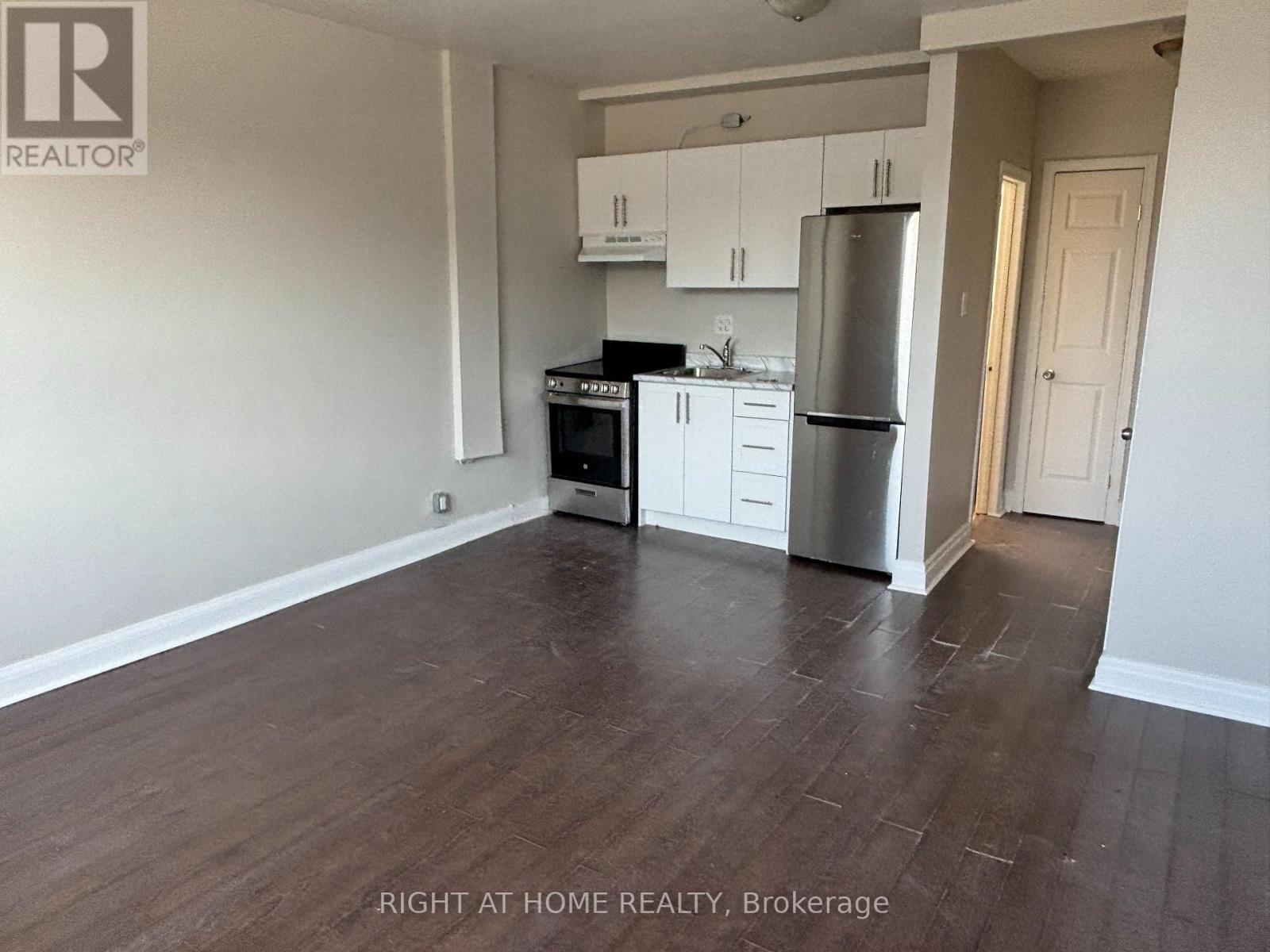 UNIT 2 UPPER - 503 OAKWOOD AVENUE