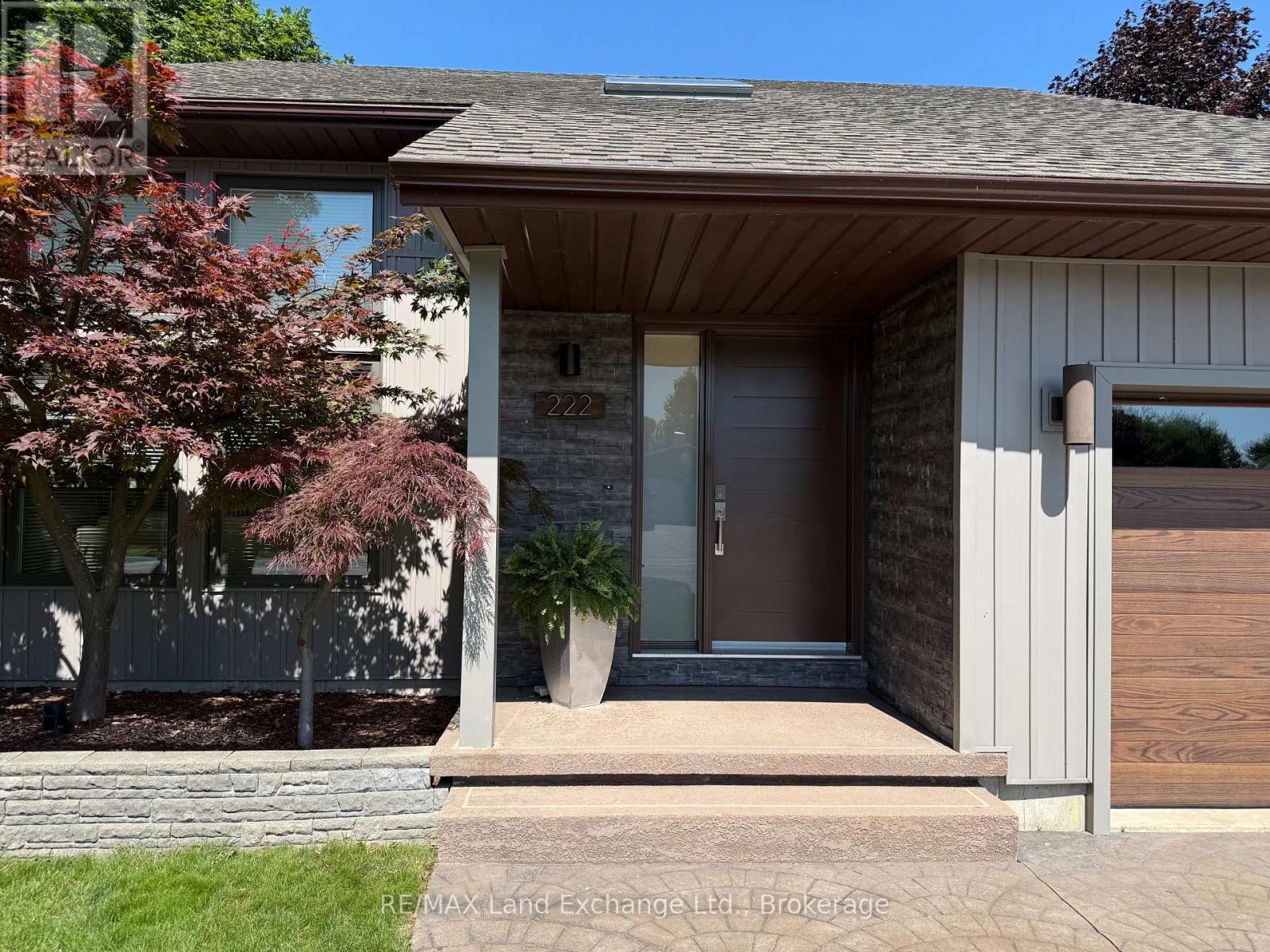 222 PENETANGORE ROW