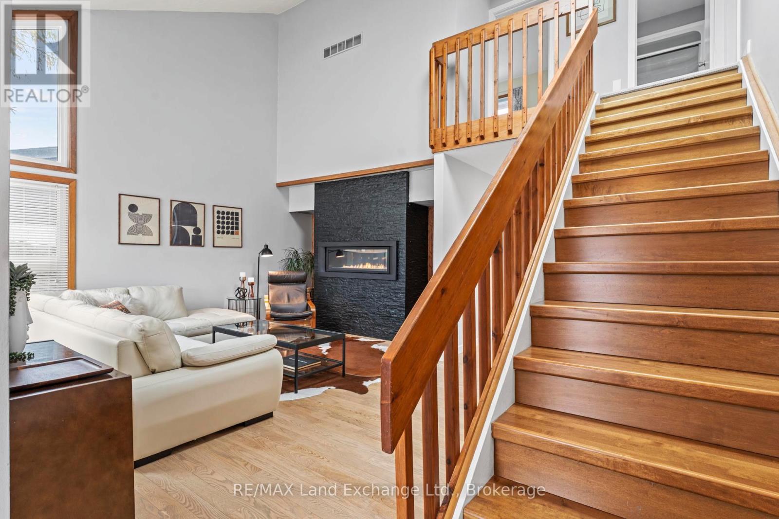 222 PENETANGORE ROW