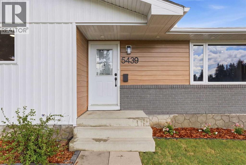 5439 Dalrymple Crescent NW