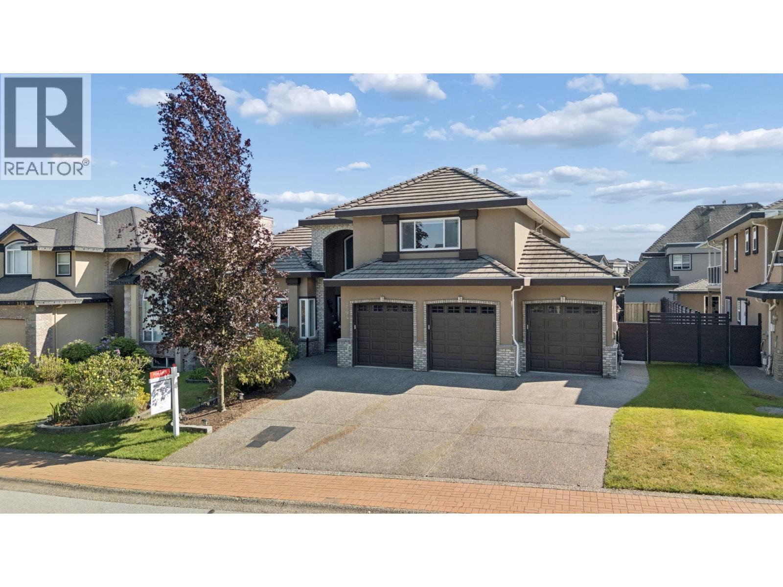 2594 PALISADE CRESCENT