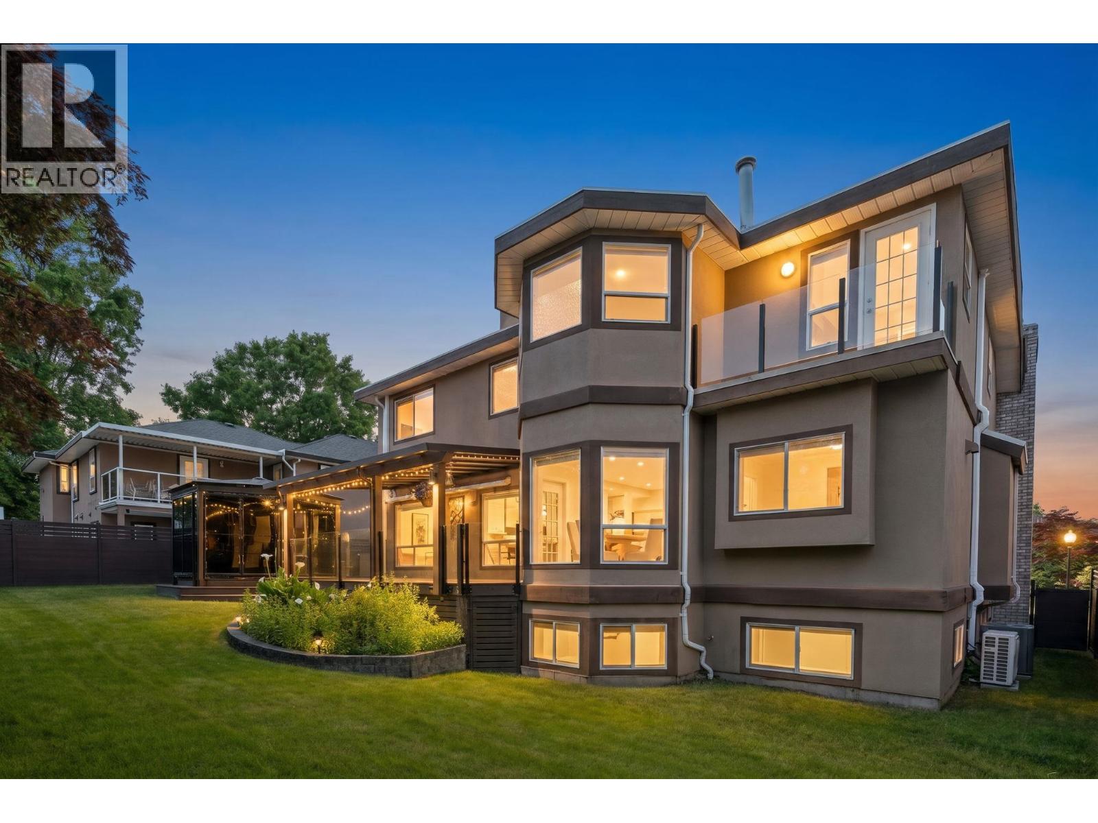 2594 PALISADE CRESCENT