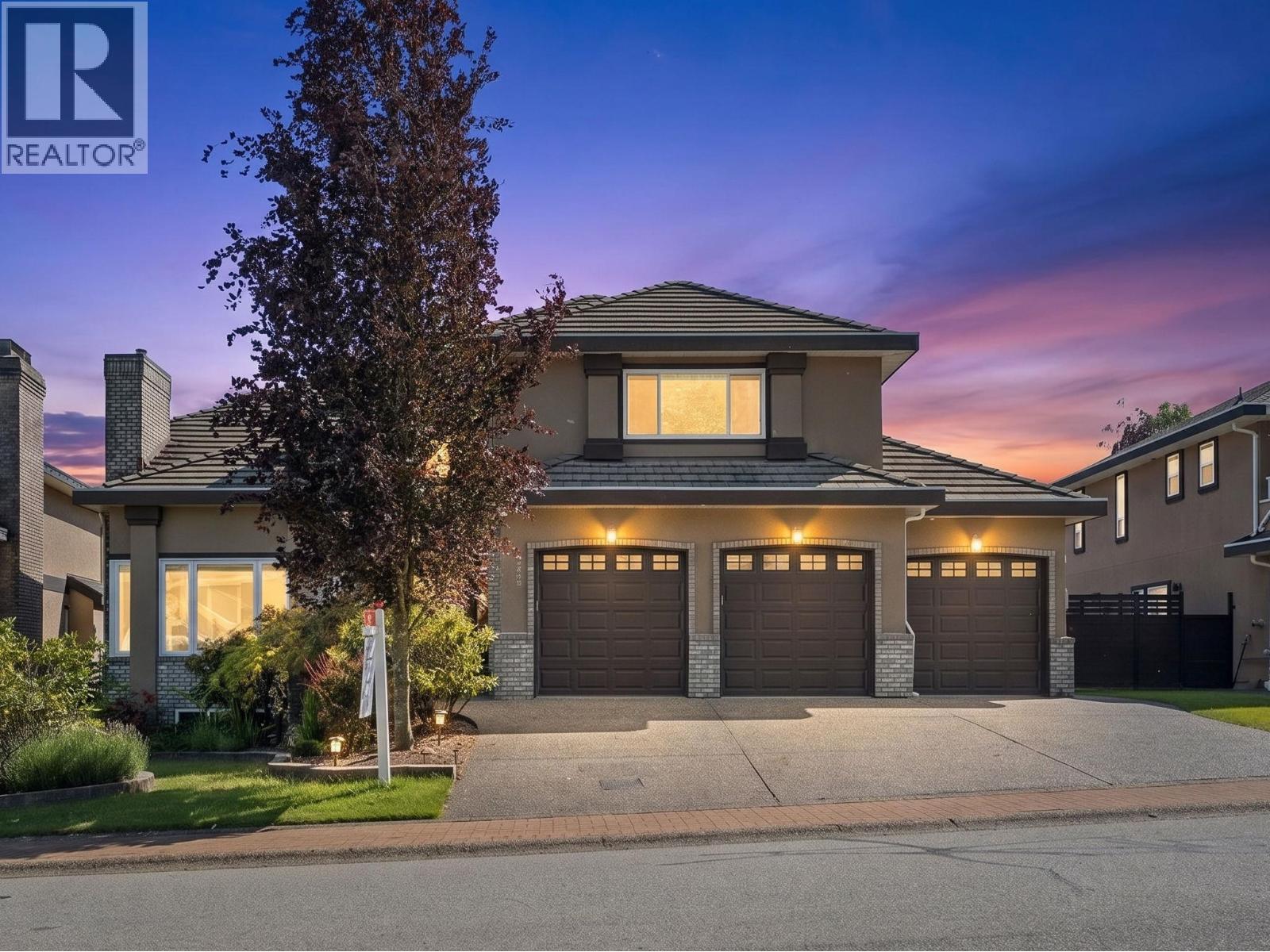 2594 PALISADE CRESCENT
