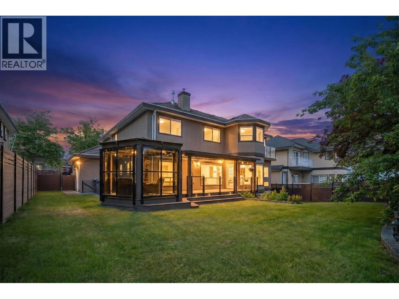 2594 PALISADE CRESCENT