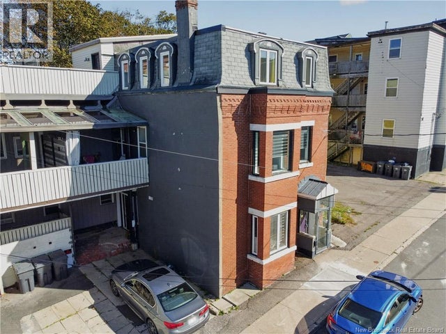 52 Dorchester Street
