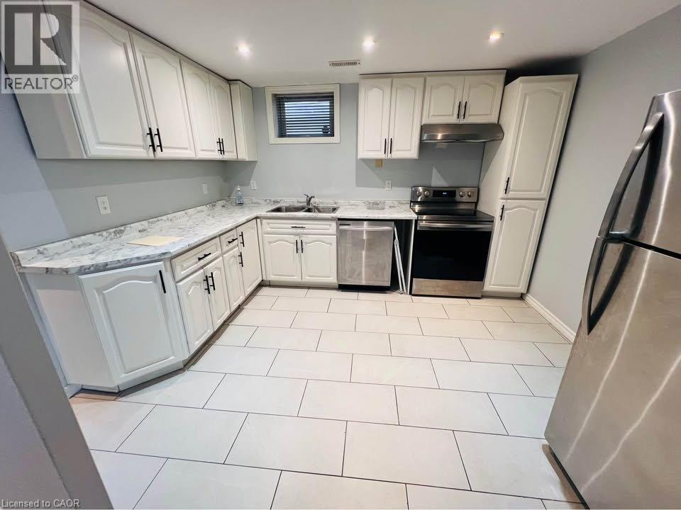 101 STEEPLERIDGE Street Unit# Lower