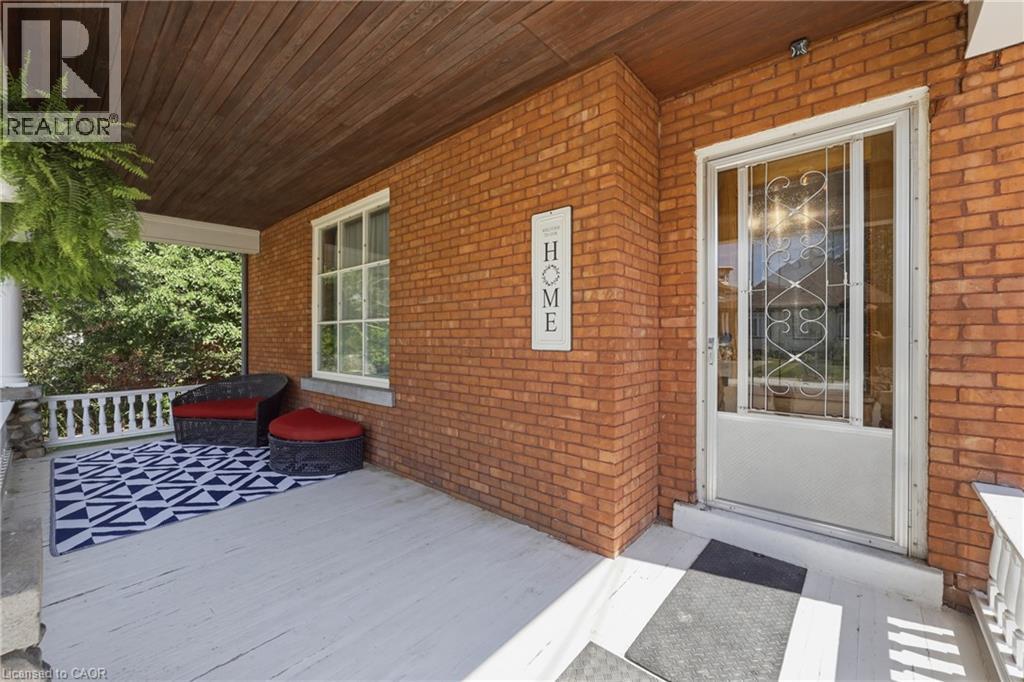 41 MAPLE Avenue
