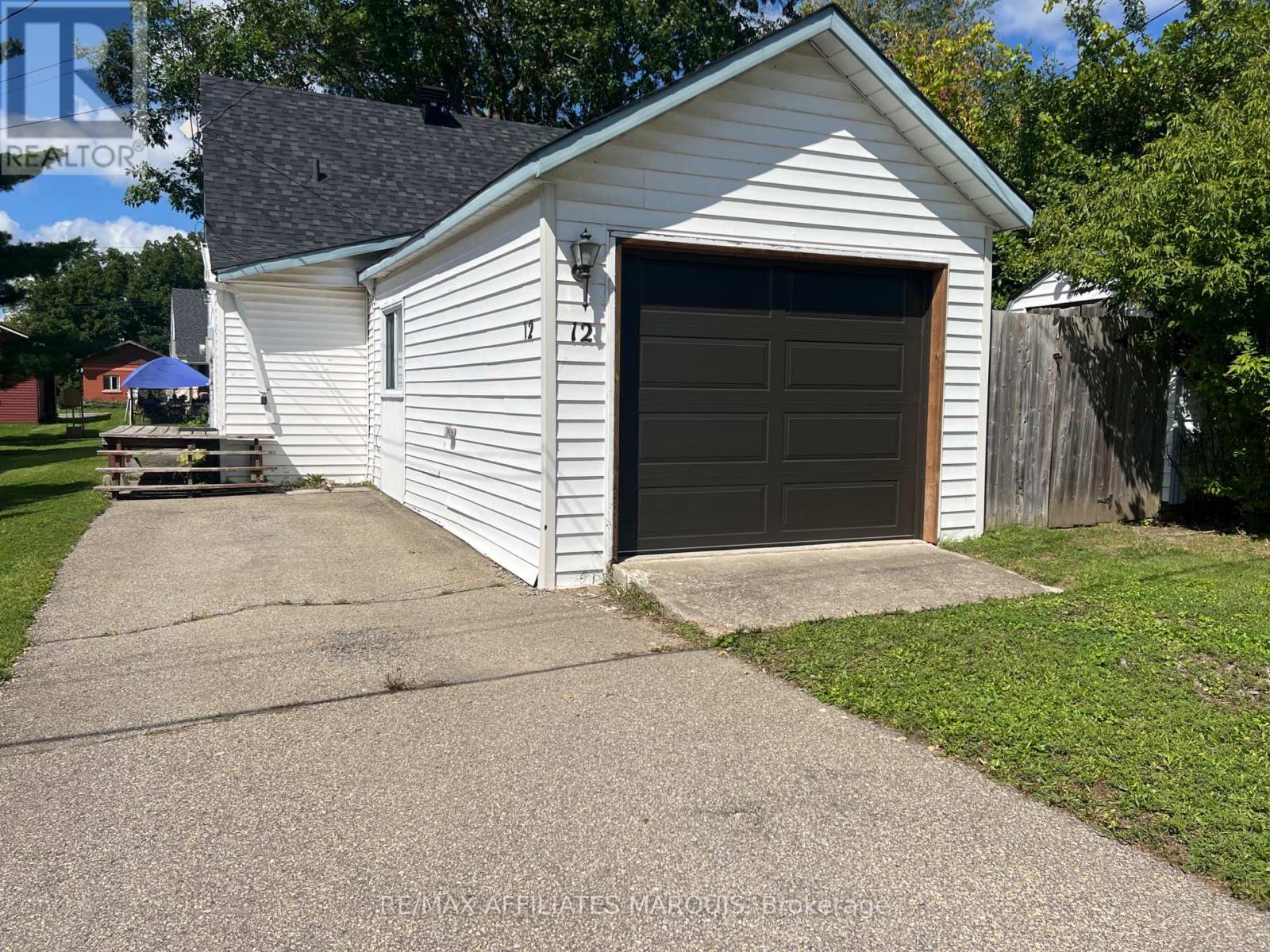 12 CHURCHILL CRESCENT