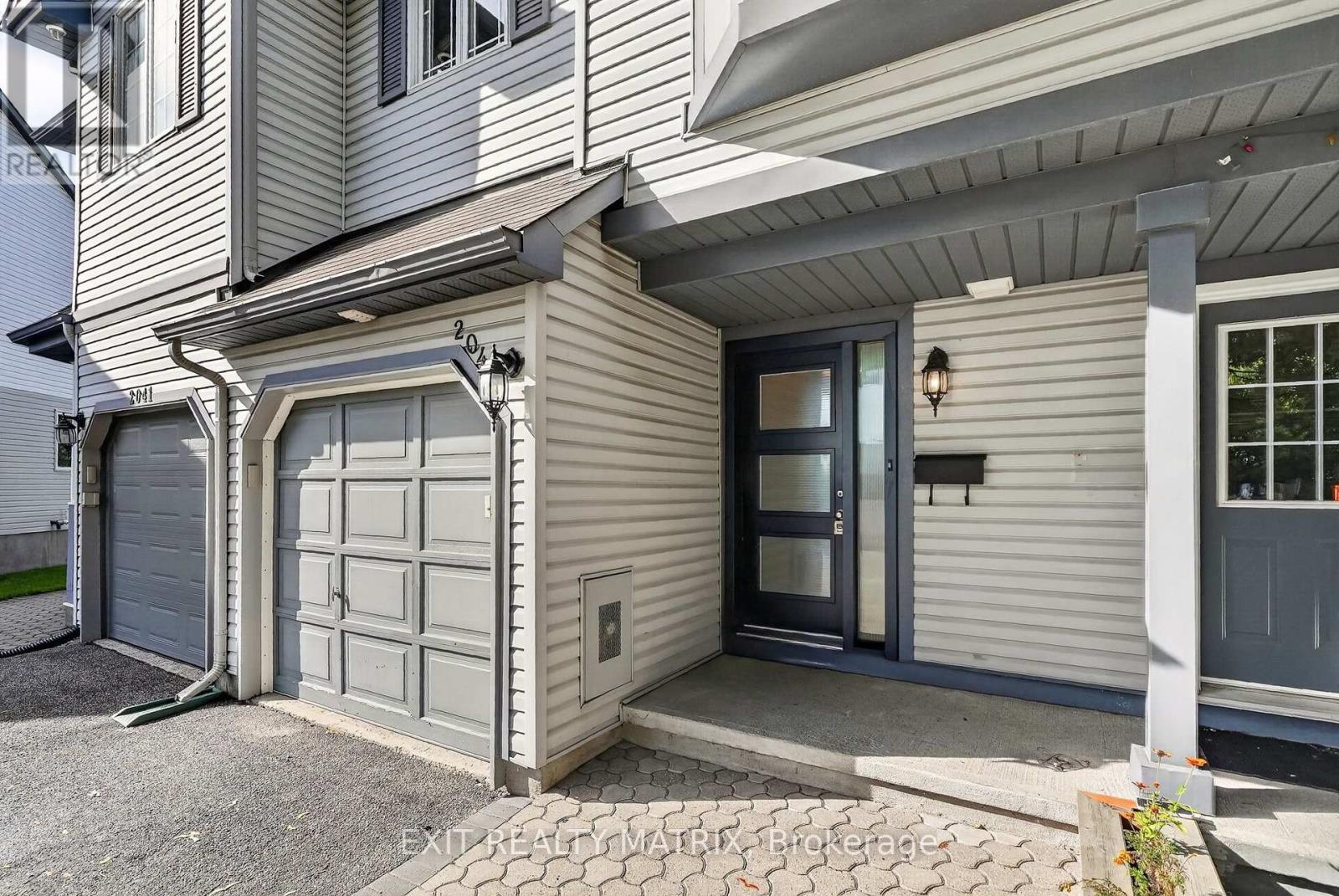 2043 AVENUE O - Photo 3