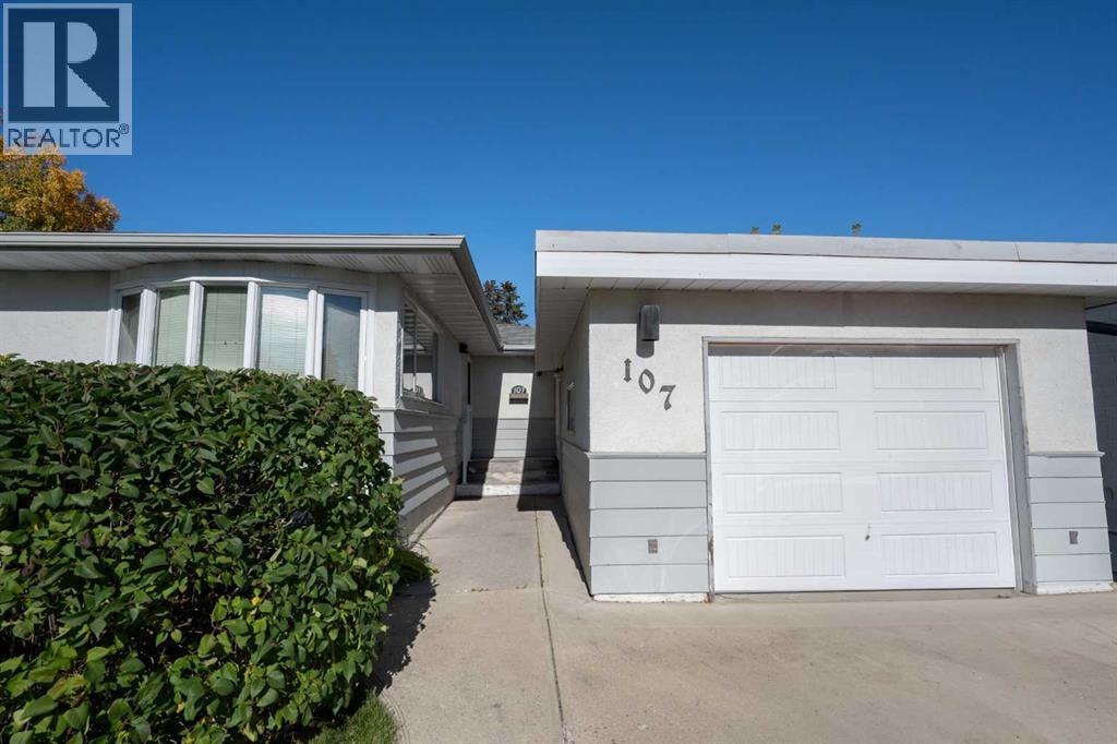 107 Hallbrook Drive SW