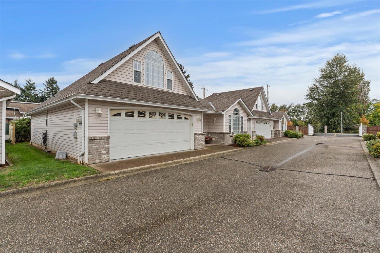11 6336 TYSON ROAD, Sardis South