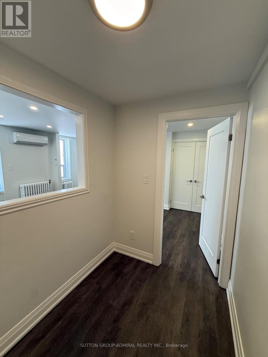 102 - 699 EGLINTON AVENUE W