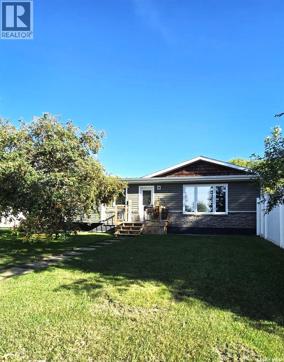 1205 DOUGLAS ROAD, WEYBURN, SK S4H 2P9 - Image 3215943750.jpeg?d=l