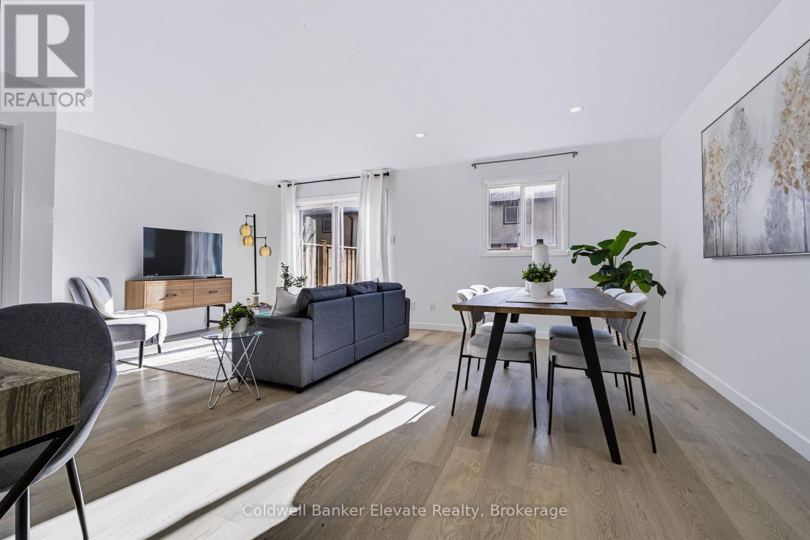78 - 45 HANSEN ROAD N