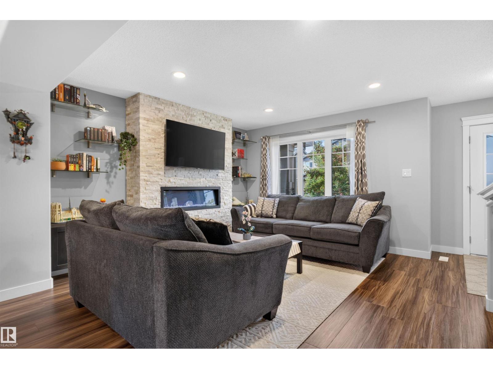 319 DESROCHERS BV SW