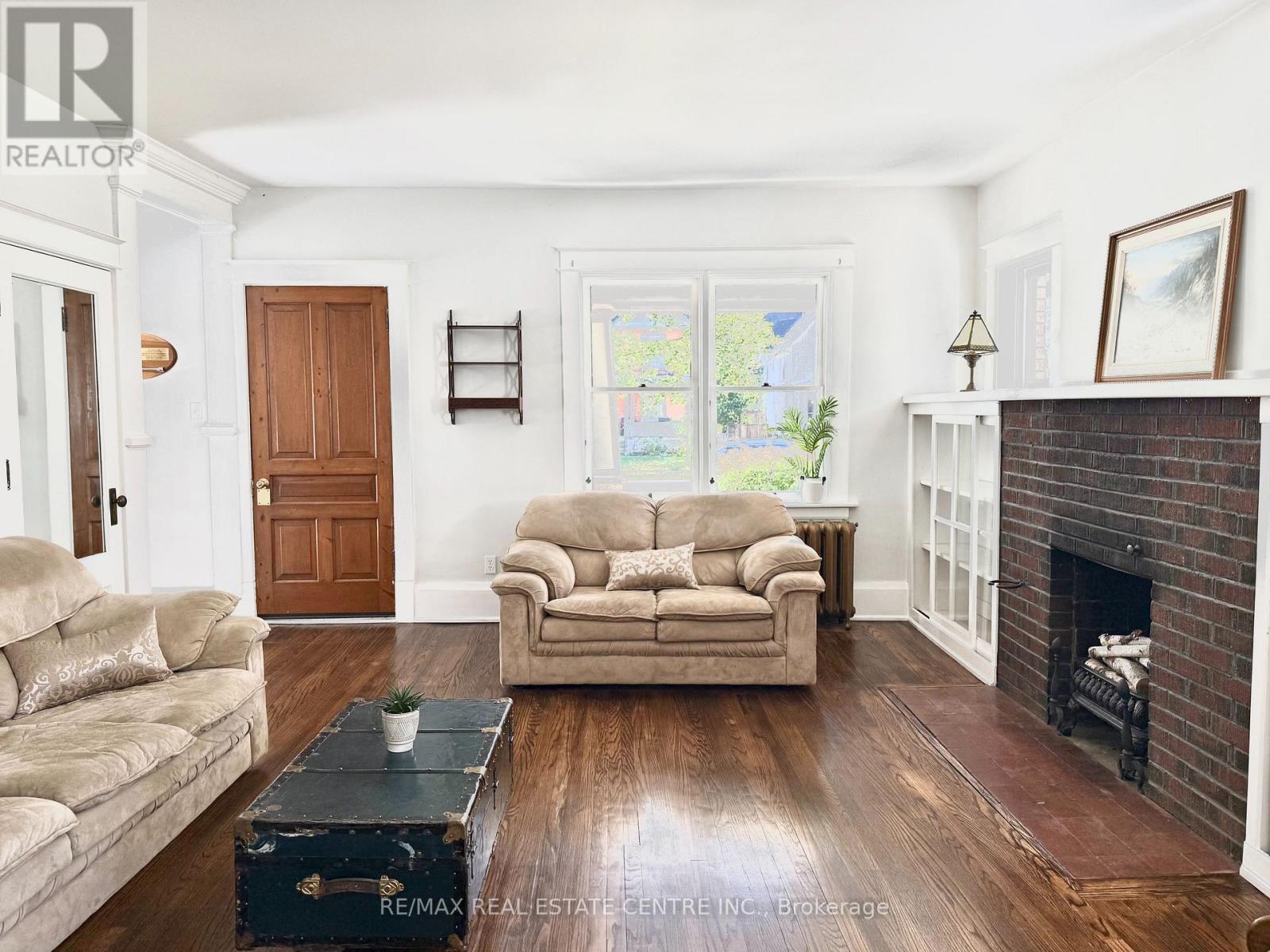 314 MAIN STREET E
