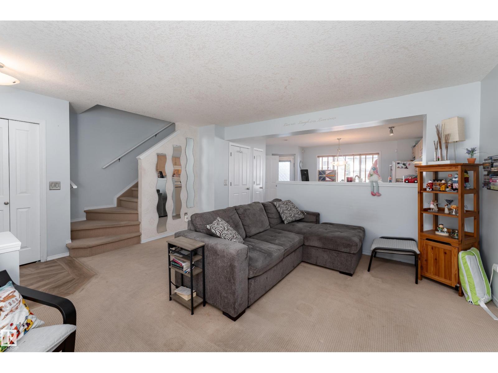 5632 203 ST NW