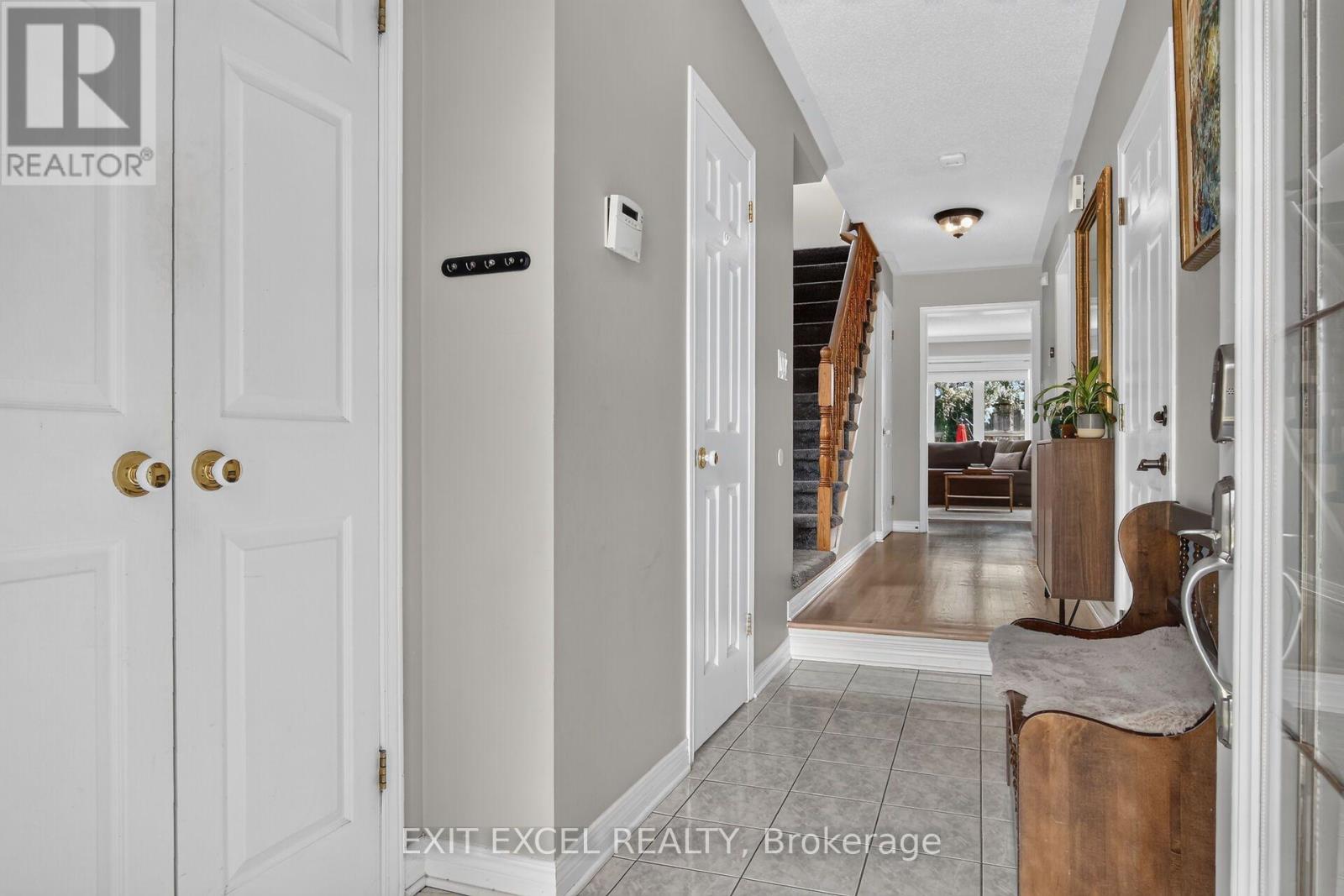 89 FORESTGLADE CRESCENT - Photo 4