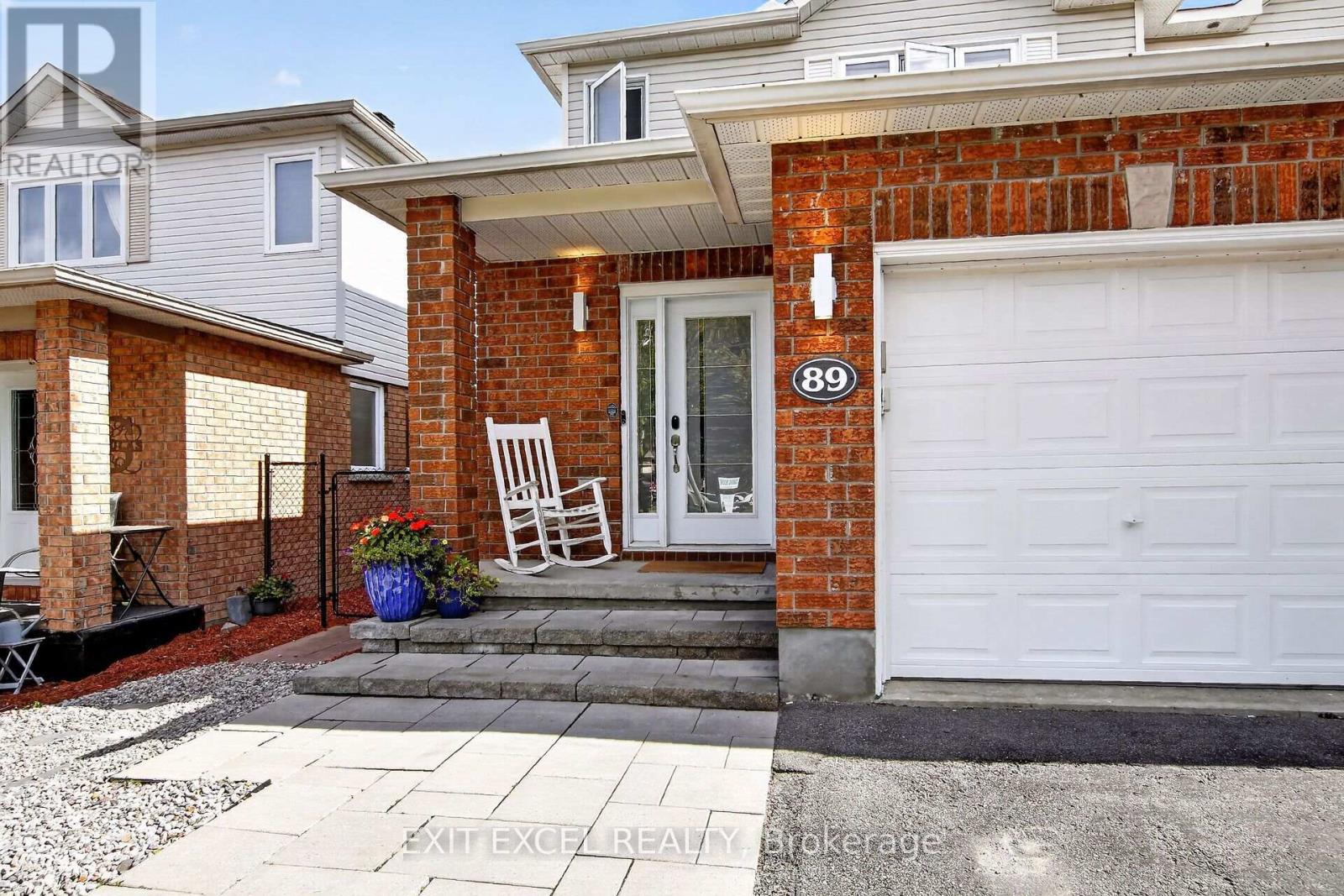 89 FORESTGLADE CRESCENT - Photo 2