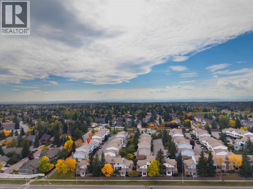 76 Coachway Gardens SW