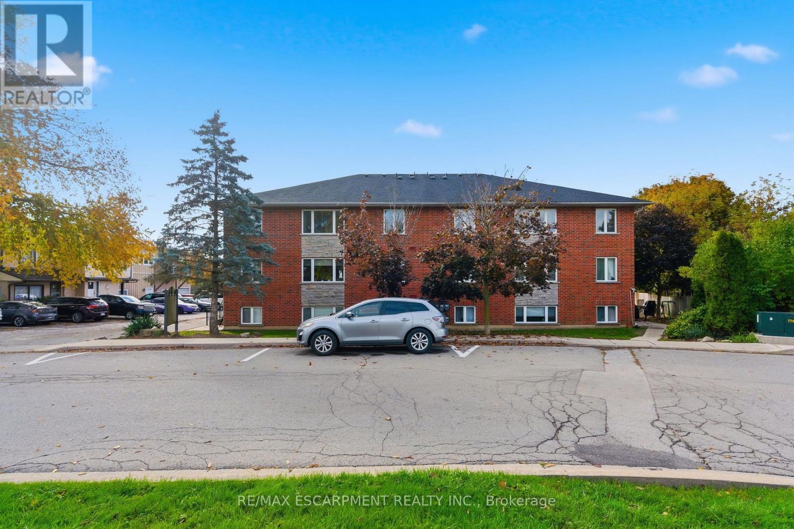 302 - 111 SMITS COVE