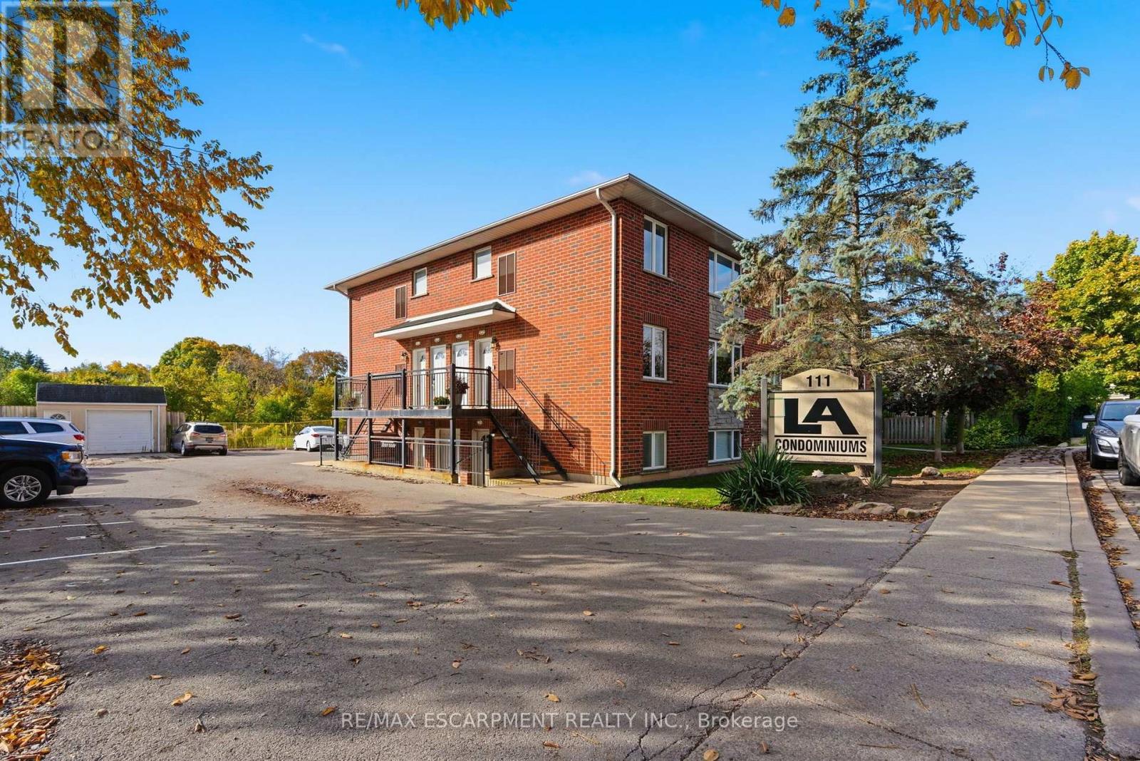 302 - 111 SMITS COVE