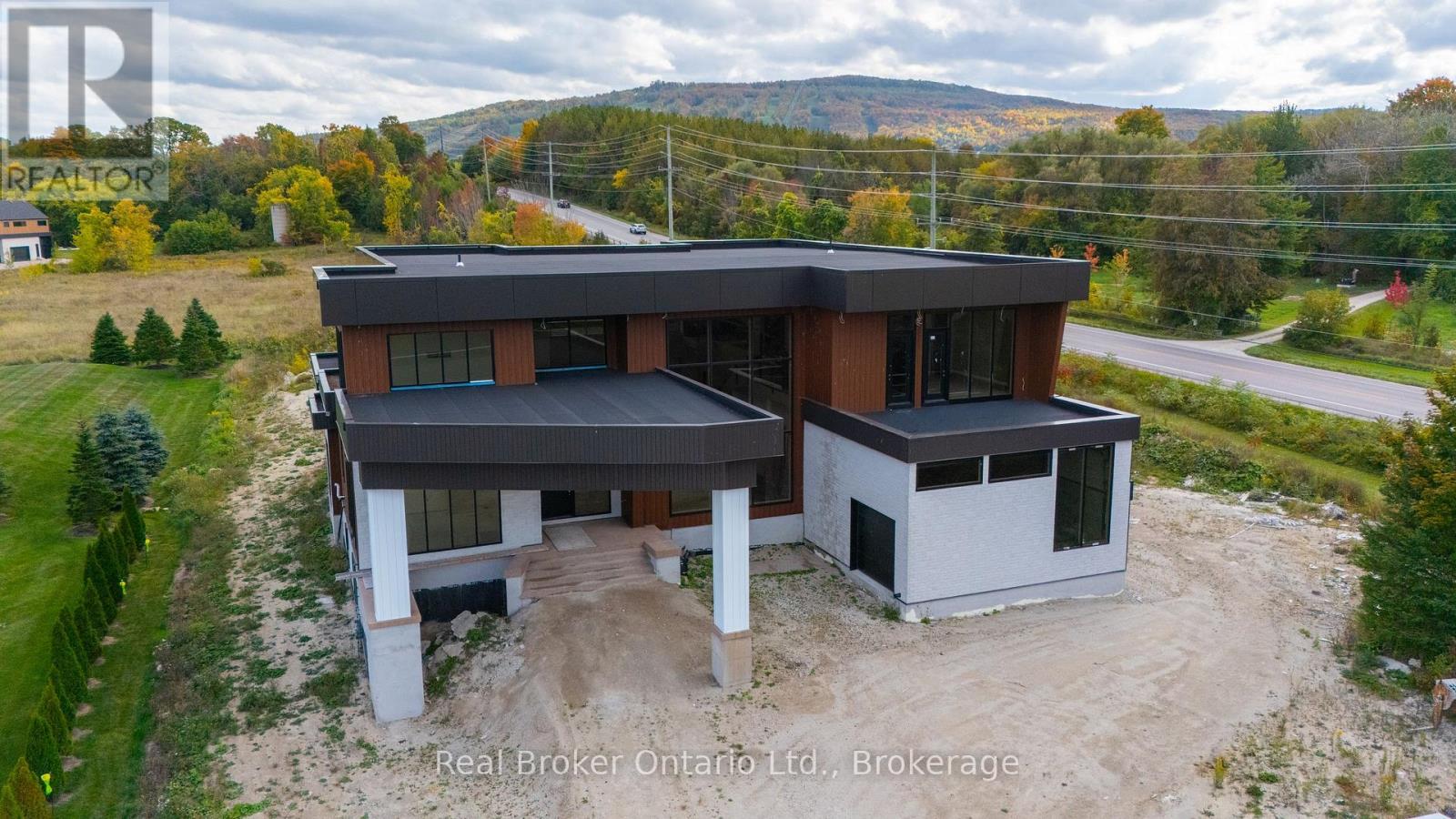 1 MEADOWLARK WAY