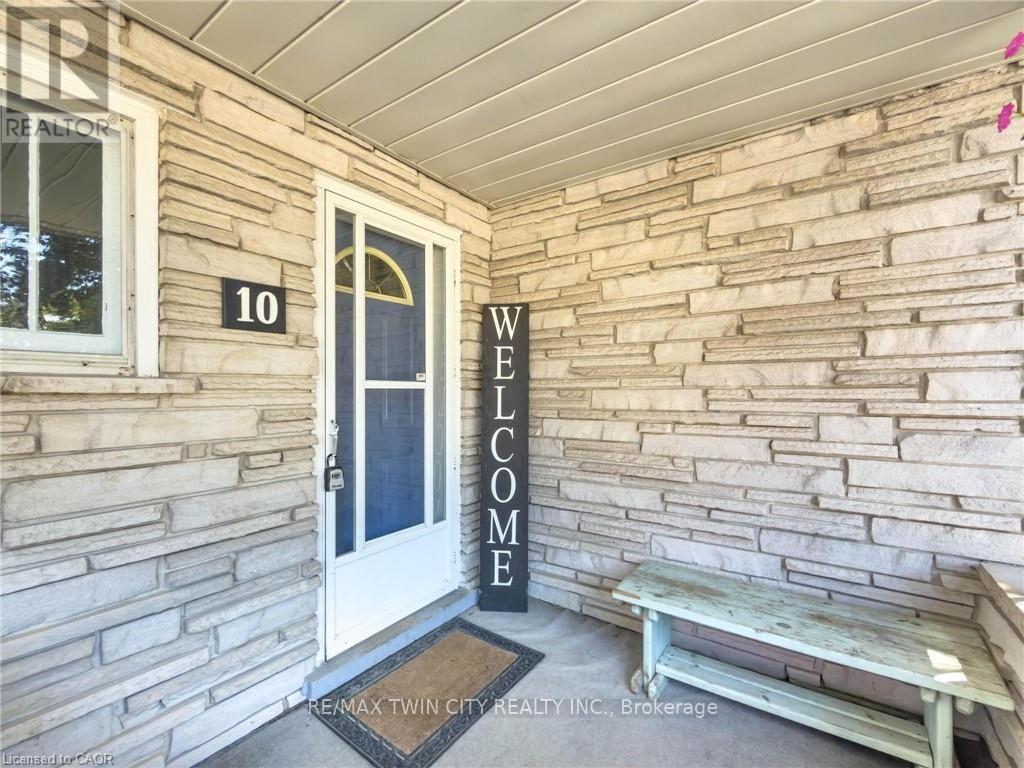 10 HILLCREST STREET W