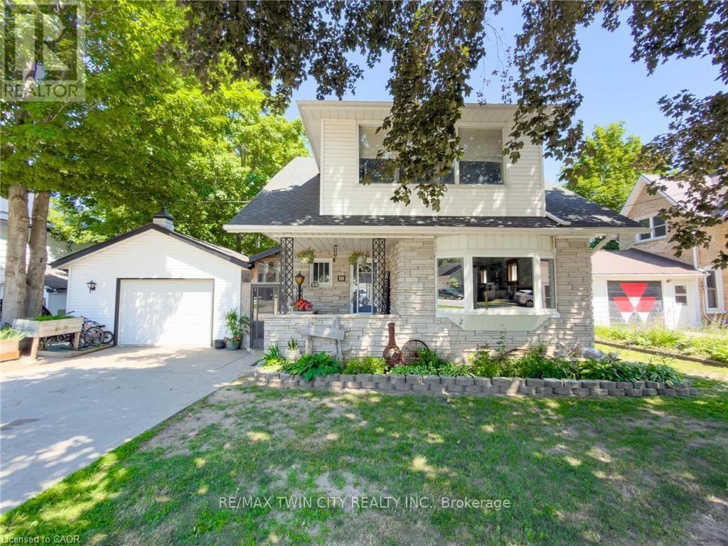 10 HILLCREST STREET W