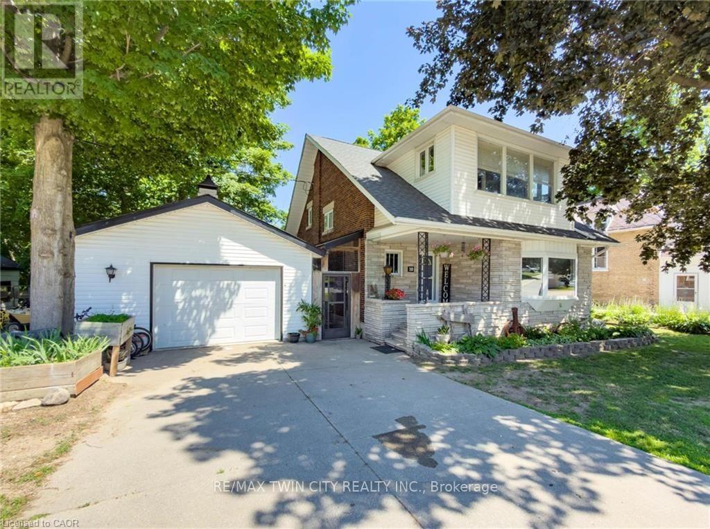 10 HILLCREST STREET W