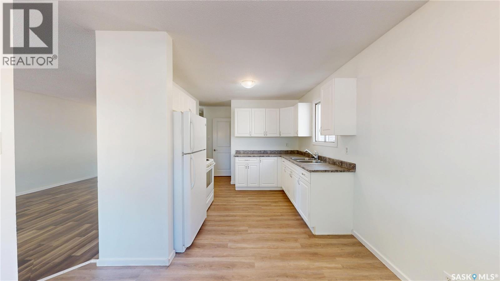 4 Carleton DRIVE