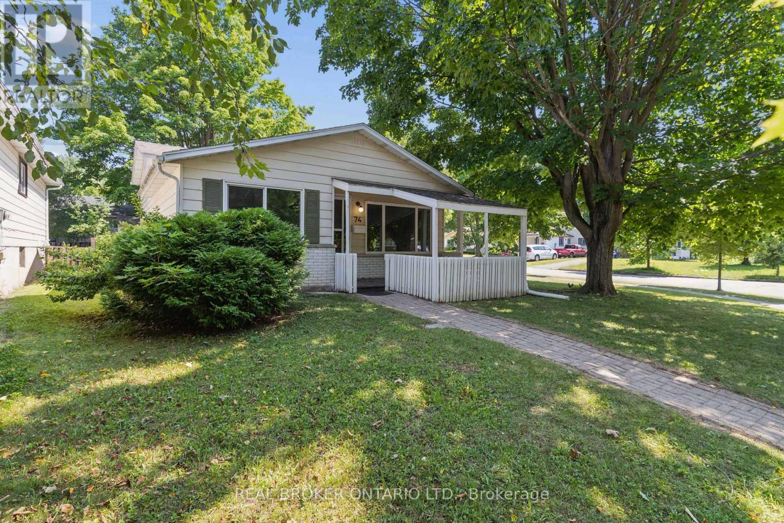 74 HELENE CRESCENT