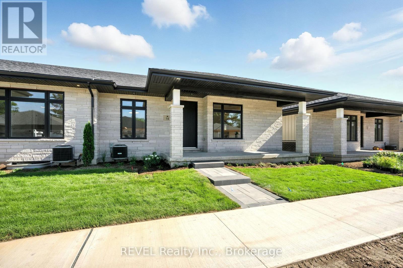 11 ACCURSI CRESCENT