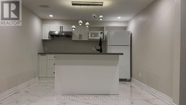 76 Clancy Dr, Toronto (Don Valley Village), ON 3