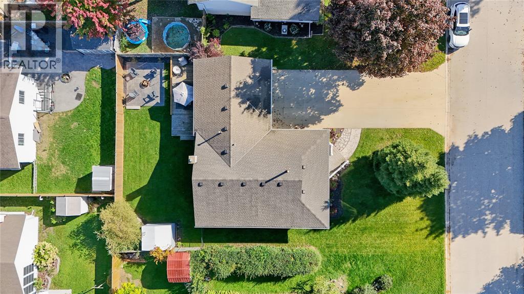 218 BLACKTHORN CRESCENT
