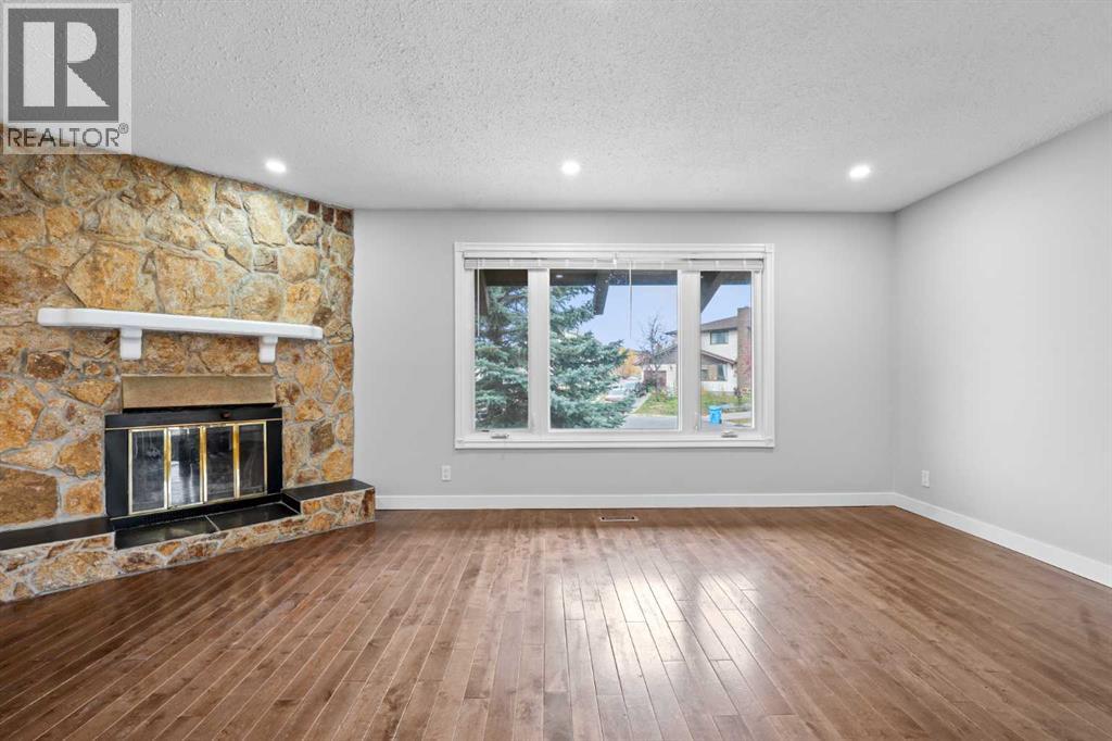 16 Whiteram Place NE