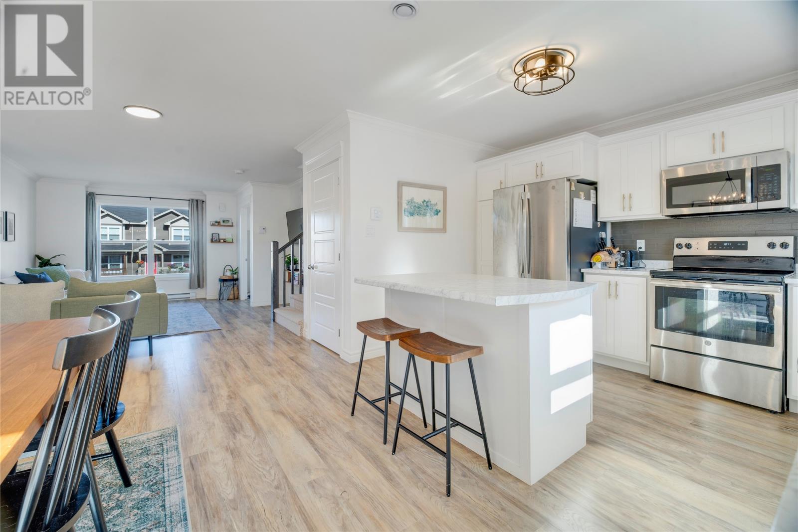 6 Hubbard Place