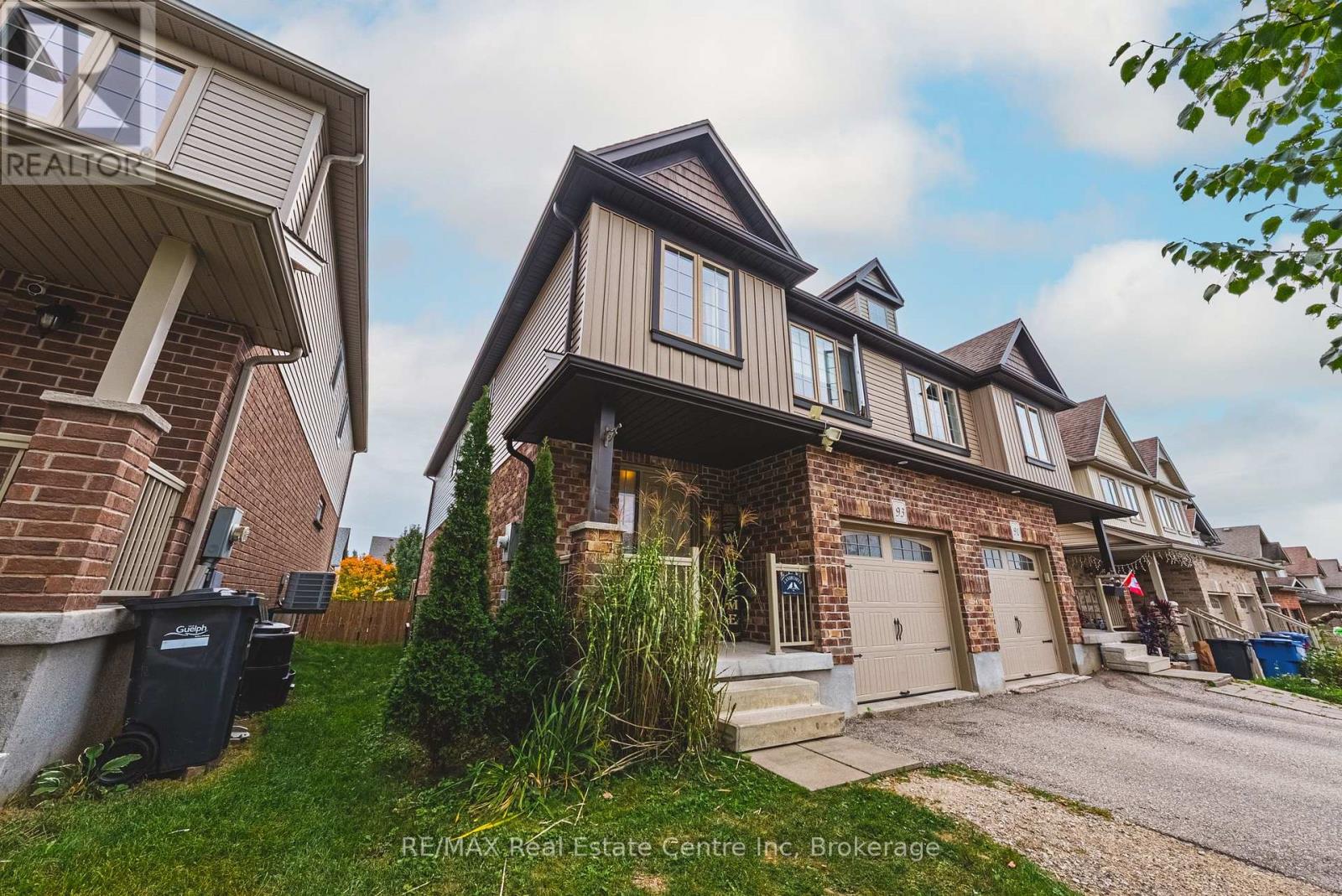 93 COULING CRESCENT