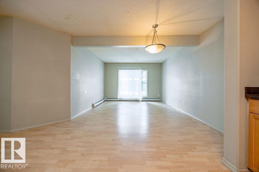 #122 646 MCALLISTER LO SW