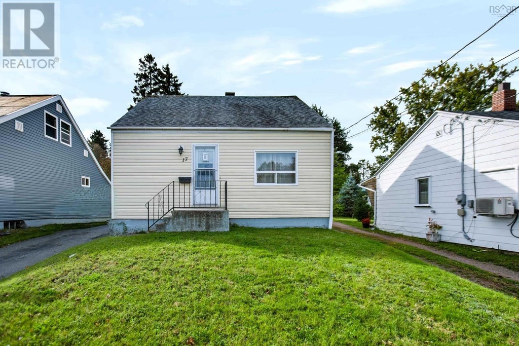 17 EAST PLEASANT STREET, AMHERST, NS B4H 1M6 - Image 2174010365.jpeg?d=l