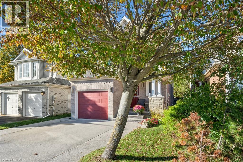 7 KROEGER Crescent