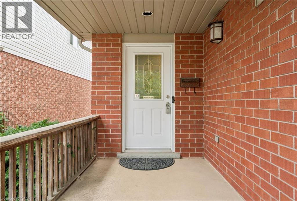223 HOLLYRIDGE Crescent
