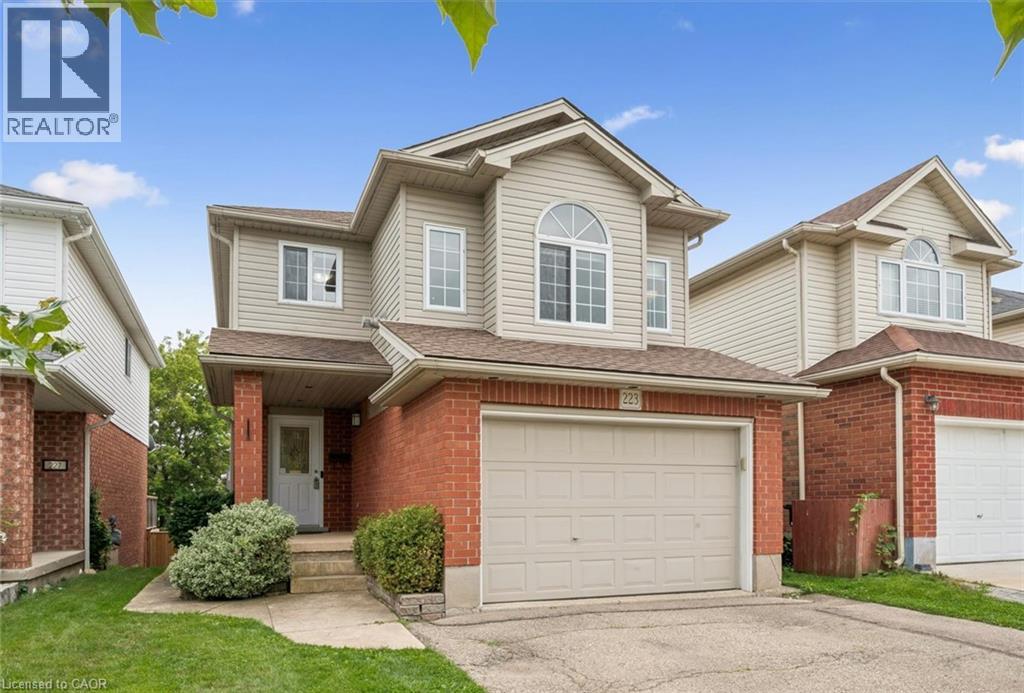 223 HOLLYRIDGE Crescent