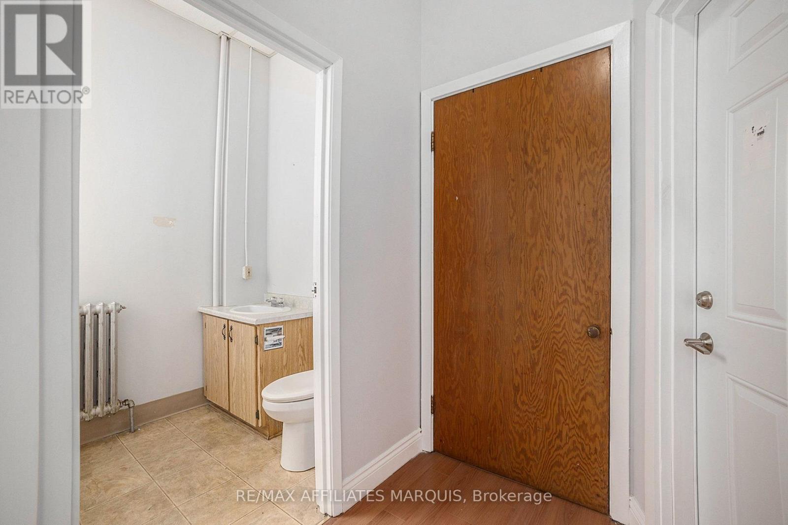 23 WILSON STREET W