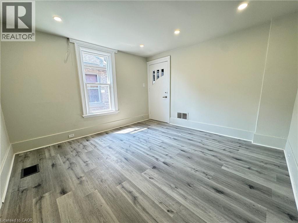 30 ONTARIO Street Unit# 2
