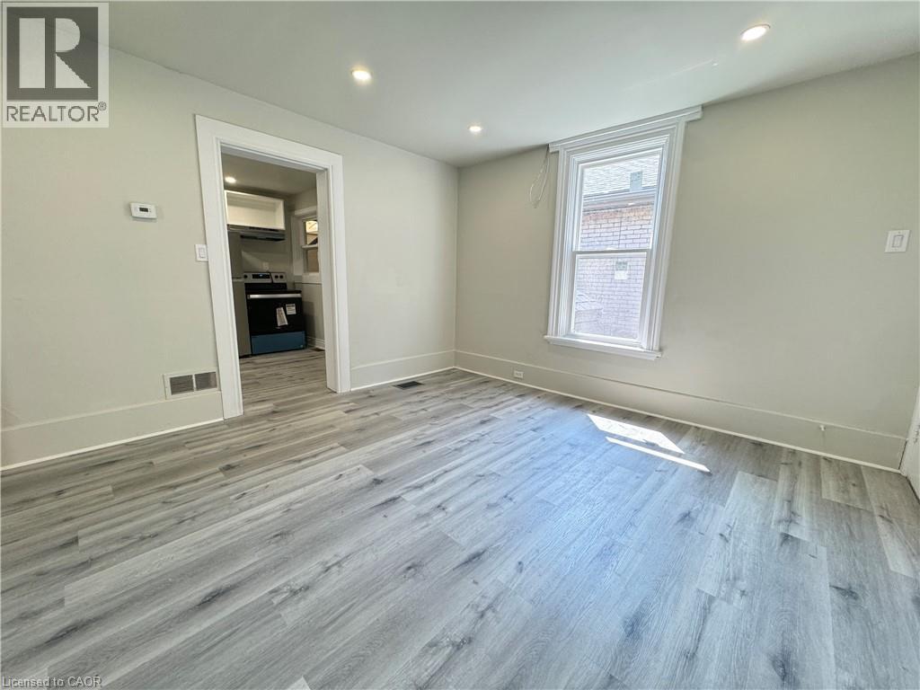 30 ONTARIO Street Unit# 2