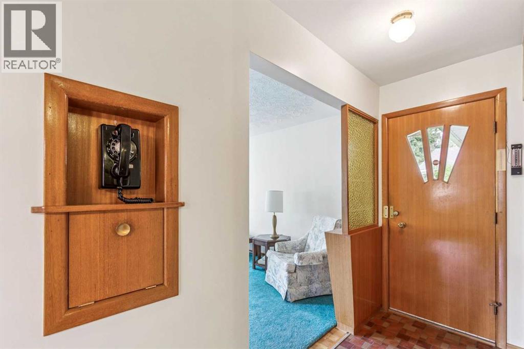 28 Gainsborough Drive SW