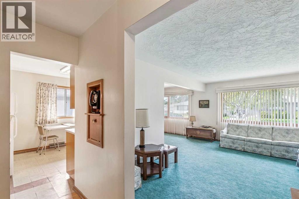 28 Gainsborough Drive SW