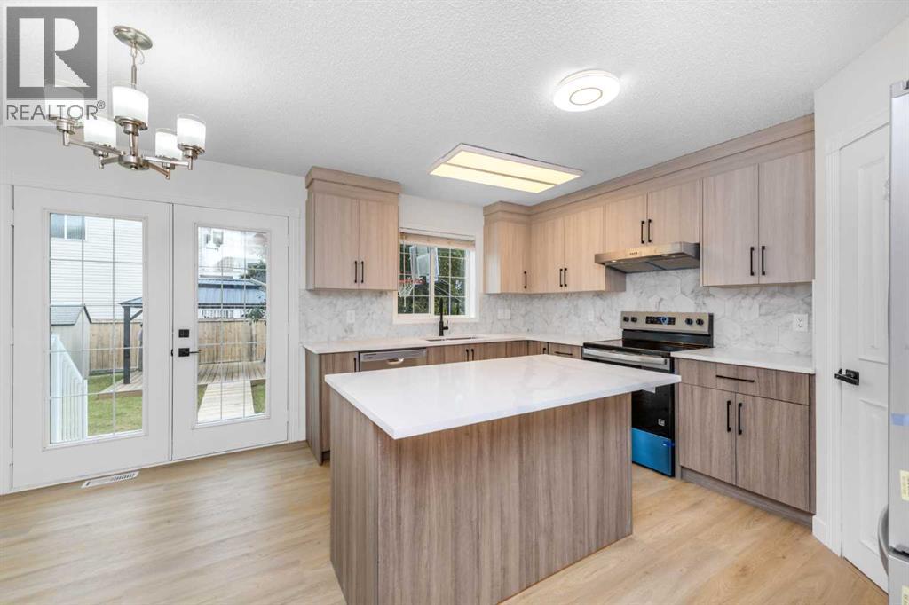 28 Coral Reef Link NE