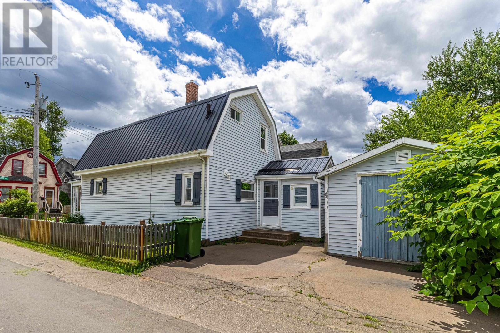 47 DOUGLAS Street - Photo 3